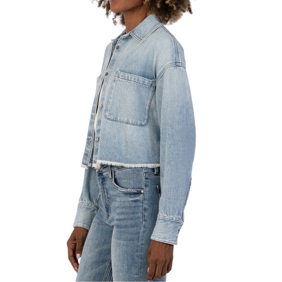 KUT from the Kloth NWT Stormi Raw Hem Medium Wash Crop Denim Shirt Jacket - Picture 4 of 14